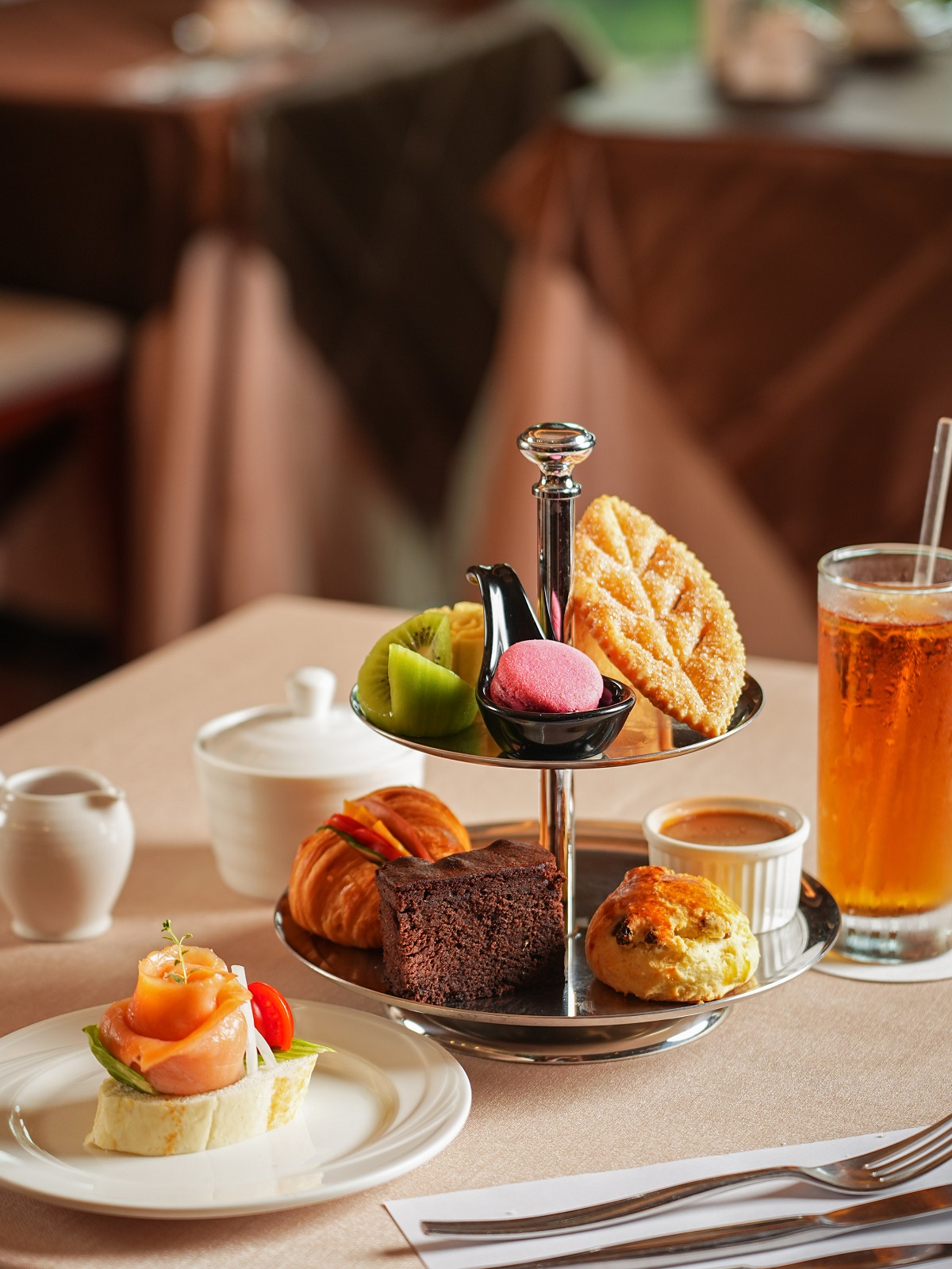 邊緣人、I人友善!誰說一人不能享受高級午茶,飯店餐廳面萬坪綠景,獨自一人也能Chill享受