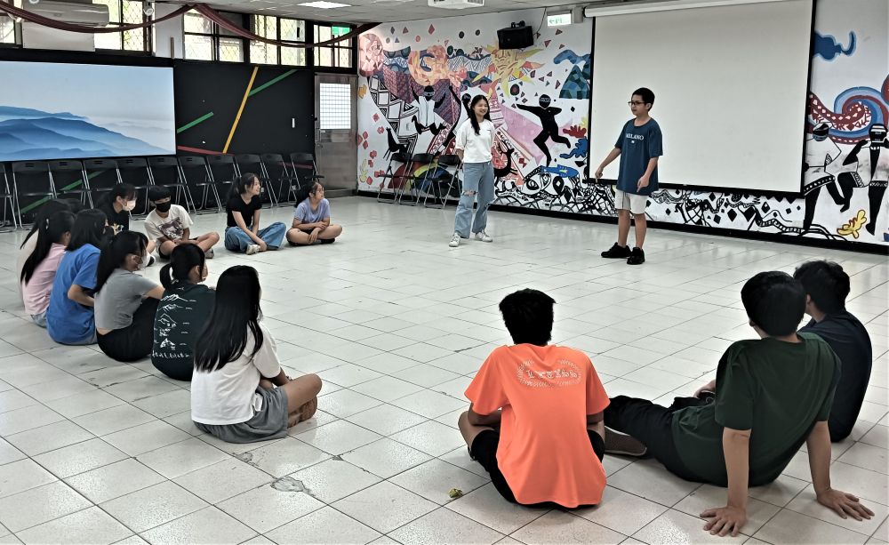 烏來國中小玩藝學校開設街舞課程(資料照)