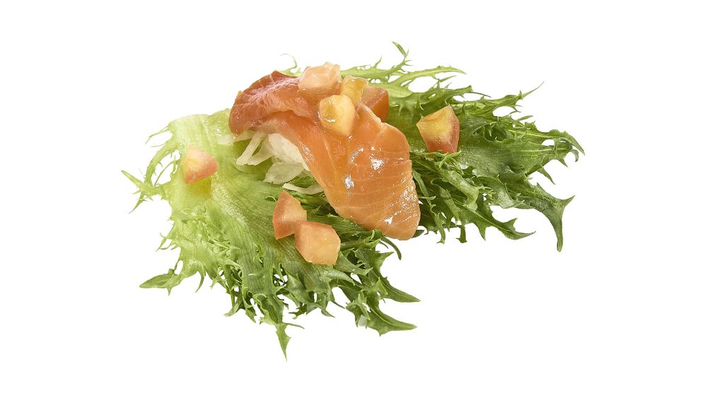蕃茄鮭魚生菜包 $40
