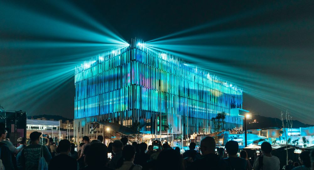 熱門景點新北市美術館，雙北世壯運幕典禮即將在該館免費展出，當天還有Energy等歌手表演