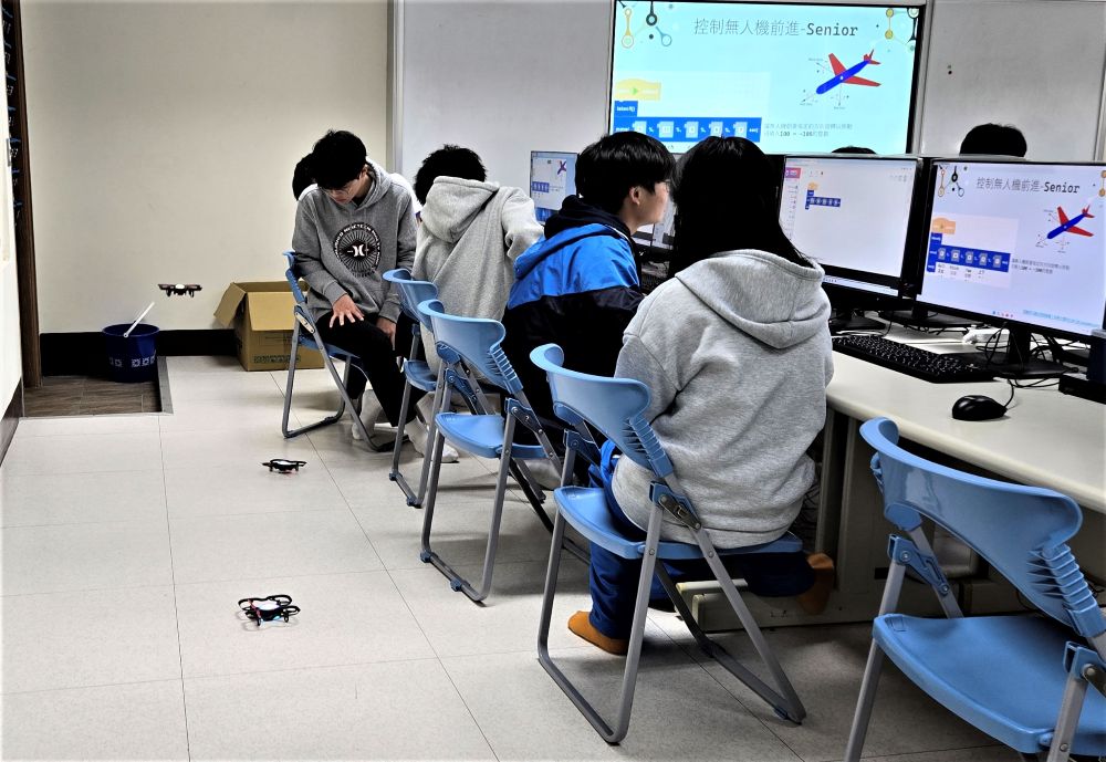竹圍高中開設無人機微課程