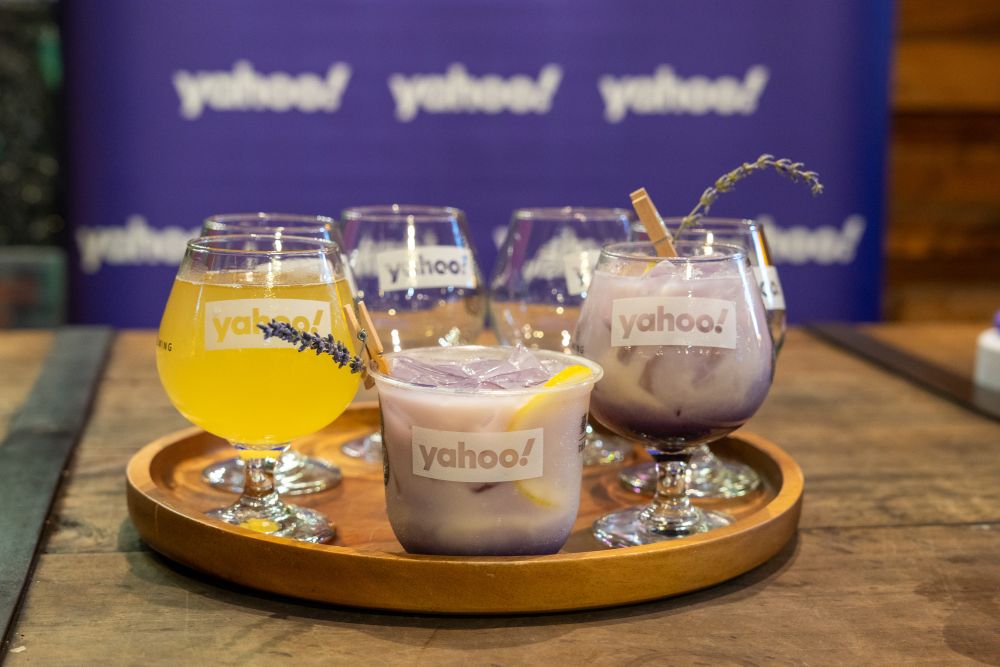 「Yahoo Night」嶄新派對和名人進行「Flip Cups翻杯挑戰」，贏家將獲得Yahoo x 臺虎聯名