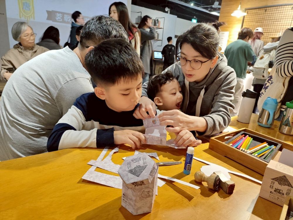 7月12日至20日茶博館推出「茶罐小怪獸手作工作坊」，邀請孩子發揮創造力設計茶包裝