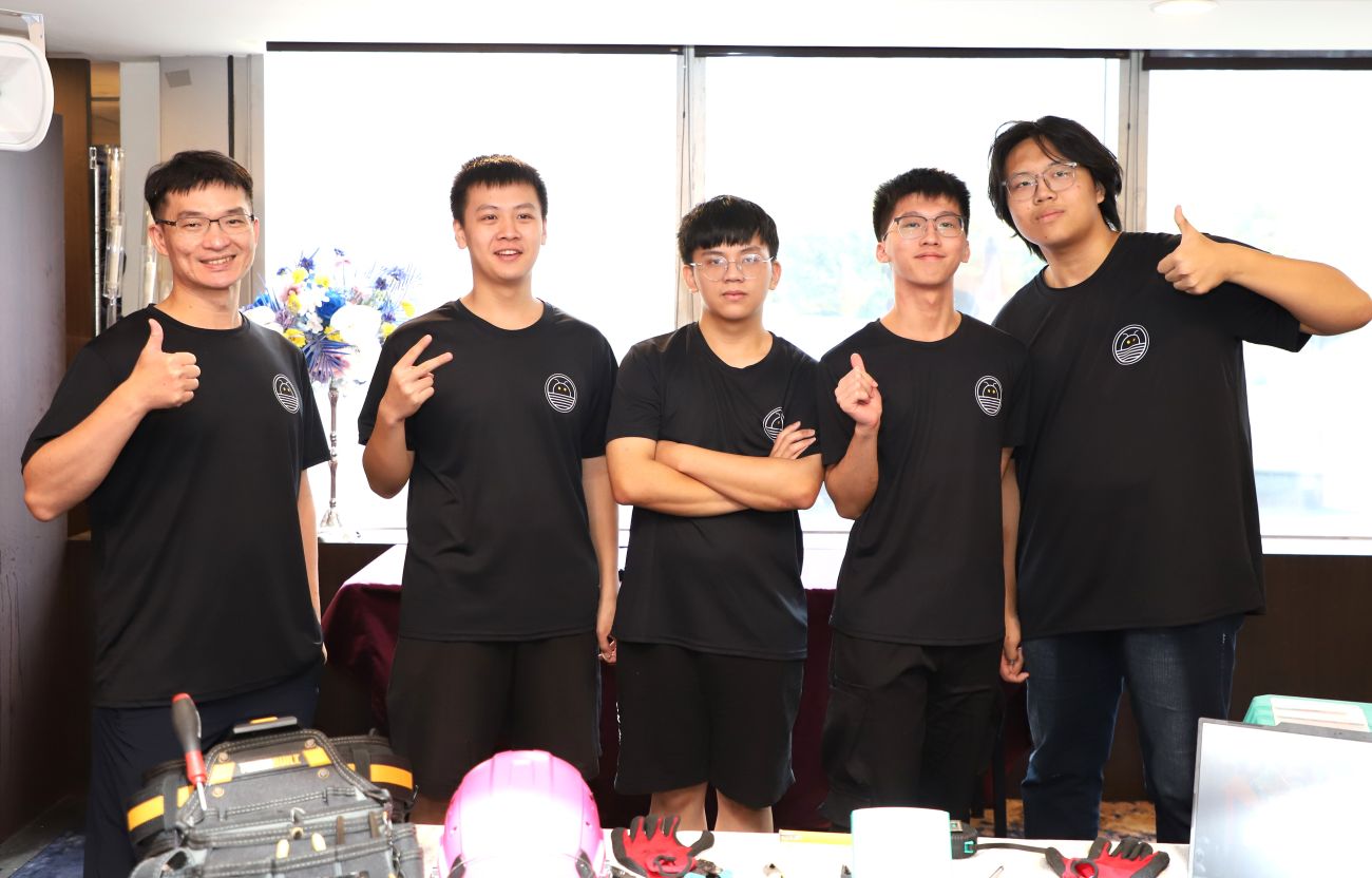 瑞芳高工「水電先蜂」團隊深入社區關懷獨居長者