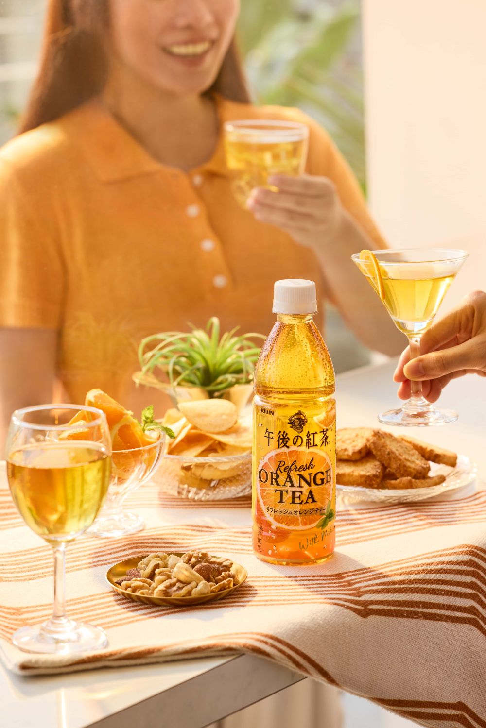 KIRIN「午後の紅茶-柳橙紅茶」以晚崙夏橙果汁×薄荷香氣調製，酸甜清爽、層次豐富，是工作空檔與午後時光的療癒小確幸