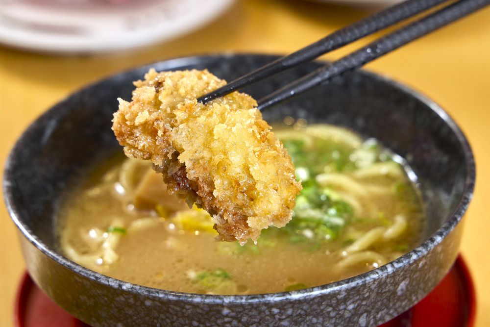 《貝ガラ屋》監修-牡蠣白湯拉麵