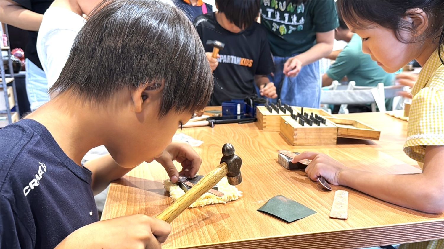 「職人小學堂」手作體驗金工鍛敲