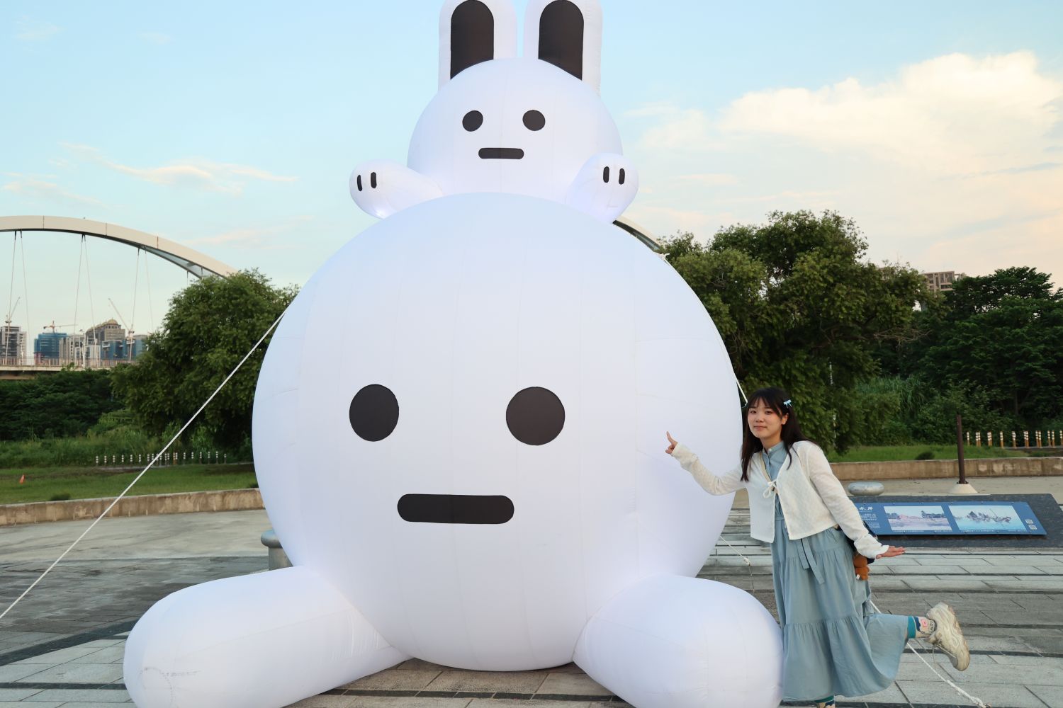 新莊新月橋「兔兔Q」裝置展萌趣登場迎中秋