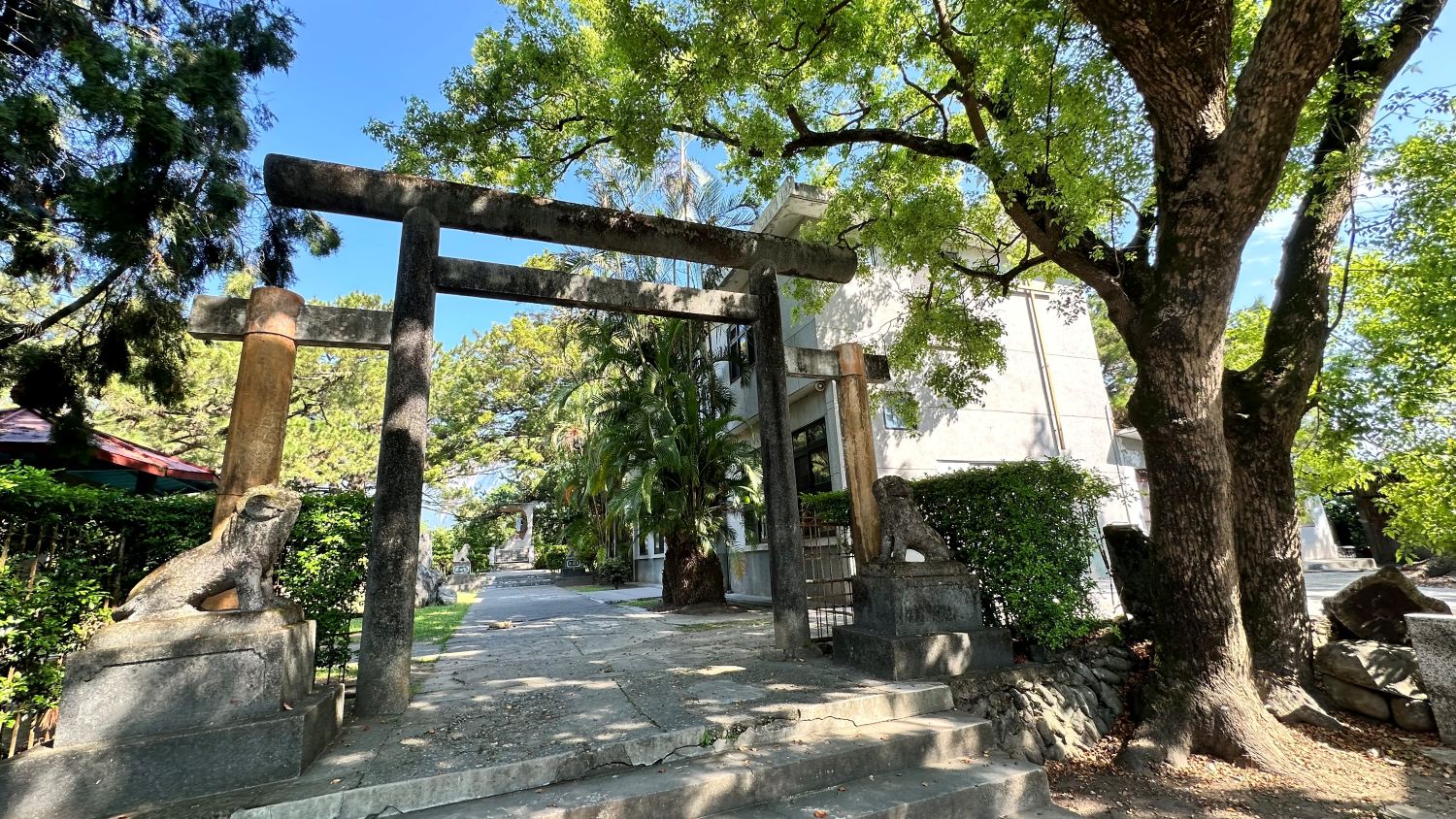 新城天主堂中的日治時期鳥居