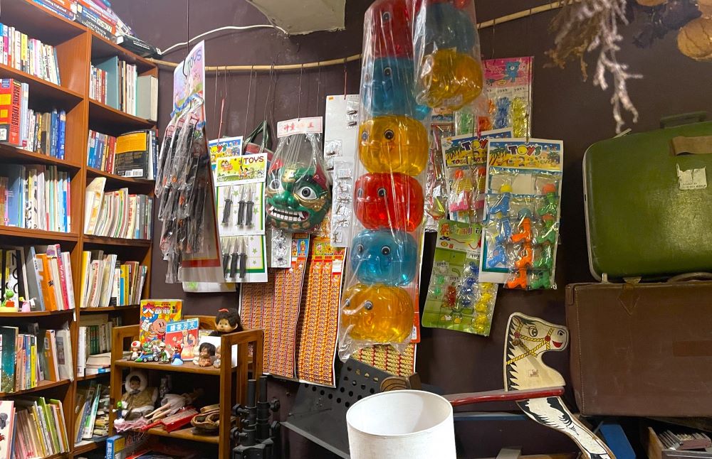 2-凝流書店特展「時光凝視」，展出浮洲婦聯一、二村的故事，帶領大家走進軍眷們的生活。