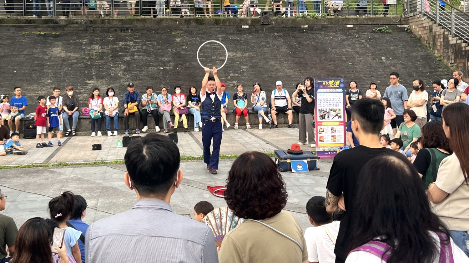 歡迎親子於展覽期間周末一同來碧潭體驗街頭藝術饗宴。(113年資料照)