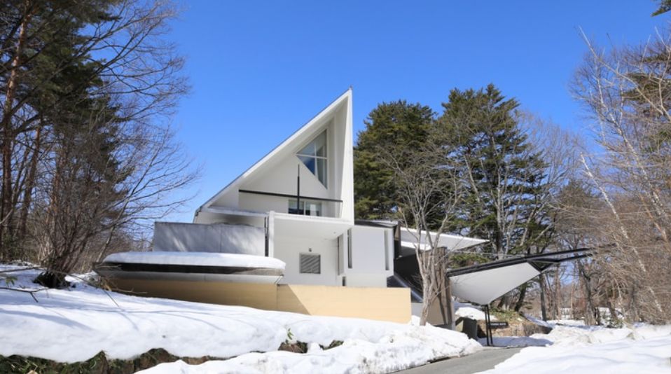 「Fourtreat Kusatsu」融合現代設計與在地文化,展現低調高質感的休憩氛圍