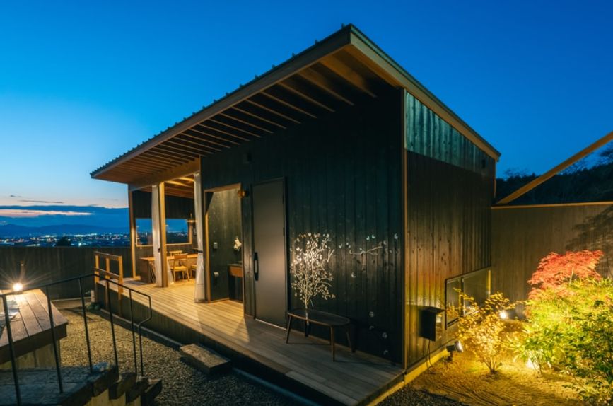 「Private Your Resort ITTEKURAi 松山」以全包式獨棟別墅概念打造,強調隱私與沉浸式體驗