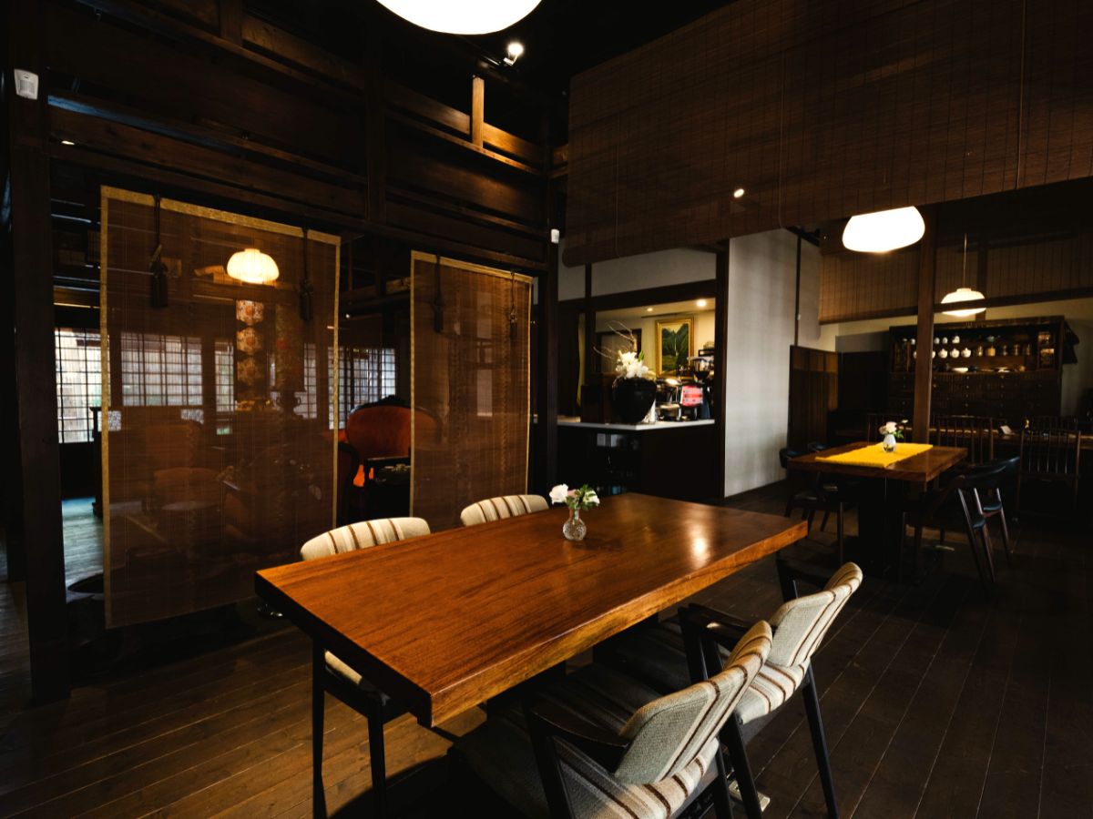 無二會所用餐空間