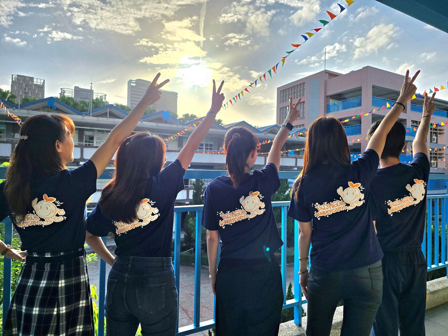 板中60校慶紀念衫，青春同心！