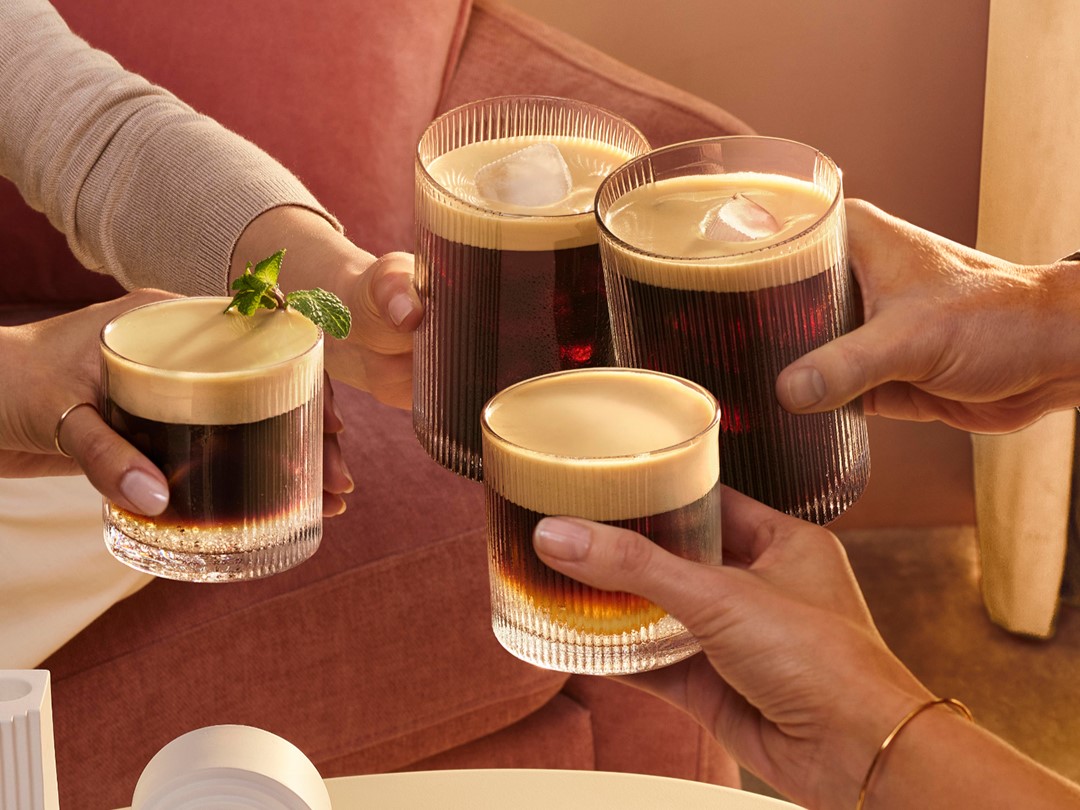 美型收納、特調玻璃杯、潮流隨行杯一次看！Nespresso 年末送禮全攻略