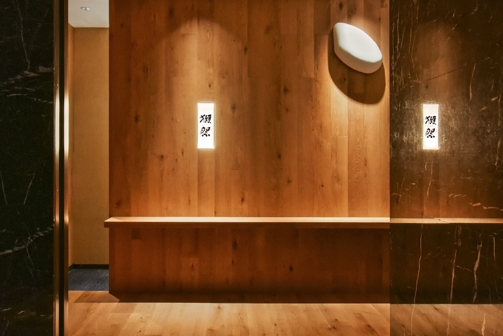 享譽全球的日本夢幻名酒「獺祭DASSAI」，首度海外授權THE AMNIS然一酒店設立獺祭吧。© THE AMNIS