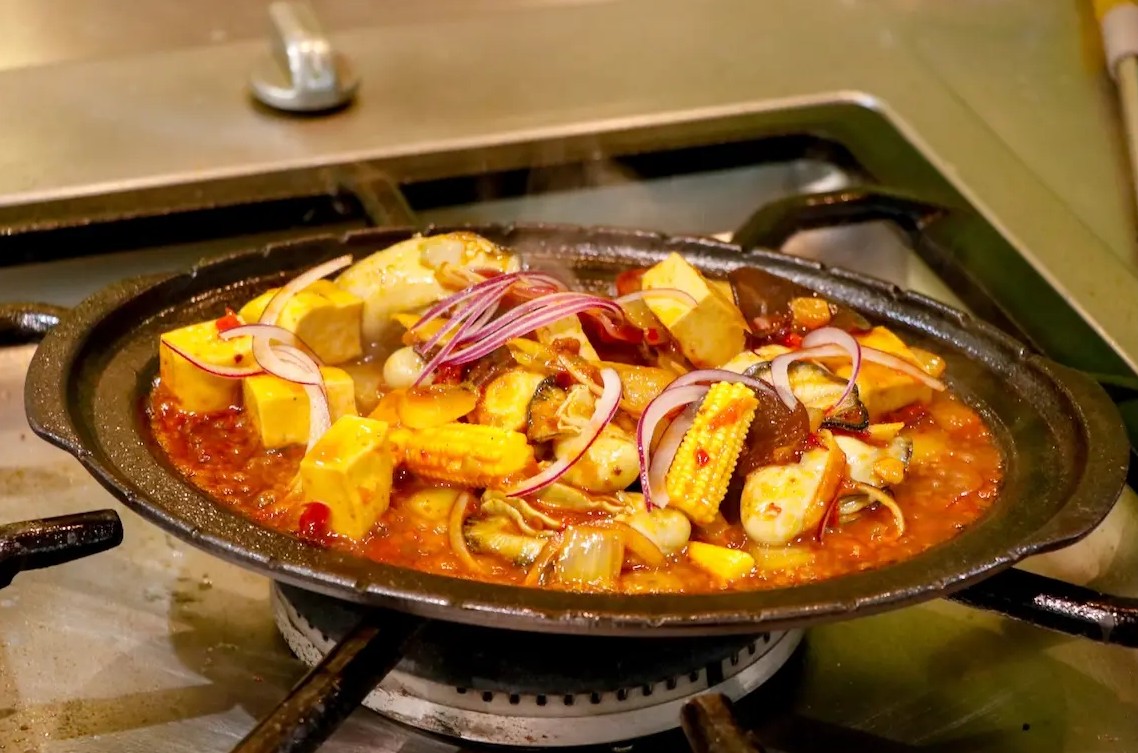 鐵板麻辣紅油牡蠣