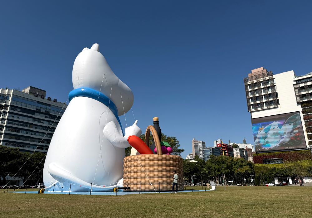 巨型姆明指向全台最大的3d裸視螢幕_0_0