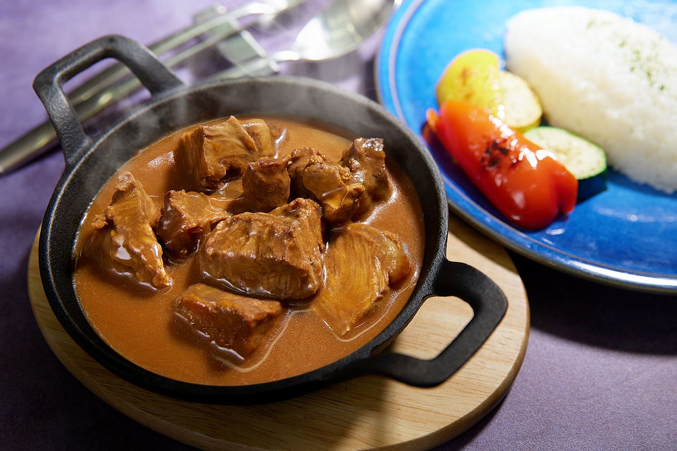 大廳酒吧月台町，以三星若狹牛升級「紅酒燉若狹和牛」