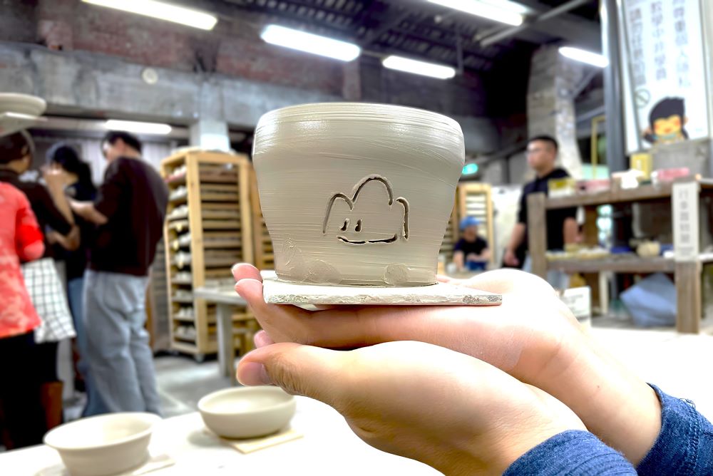 鶯歌石步道尋幽遠眺，可順遊「新旺集瓷」體驗陶藝手作溫度