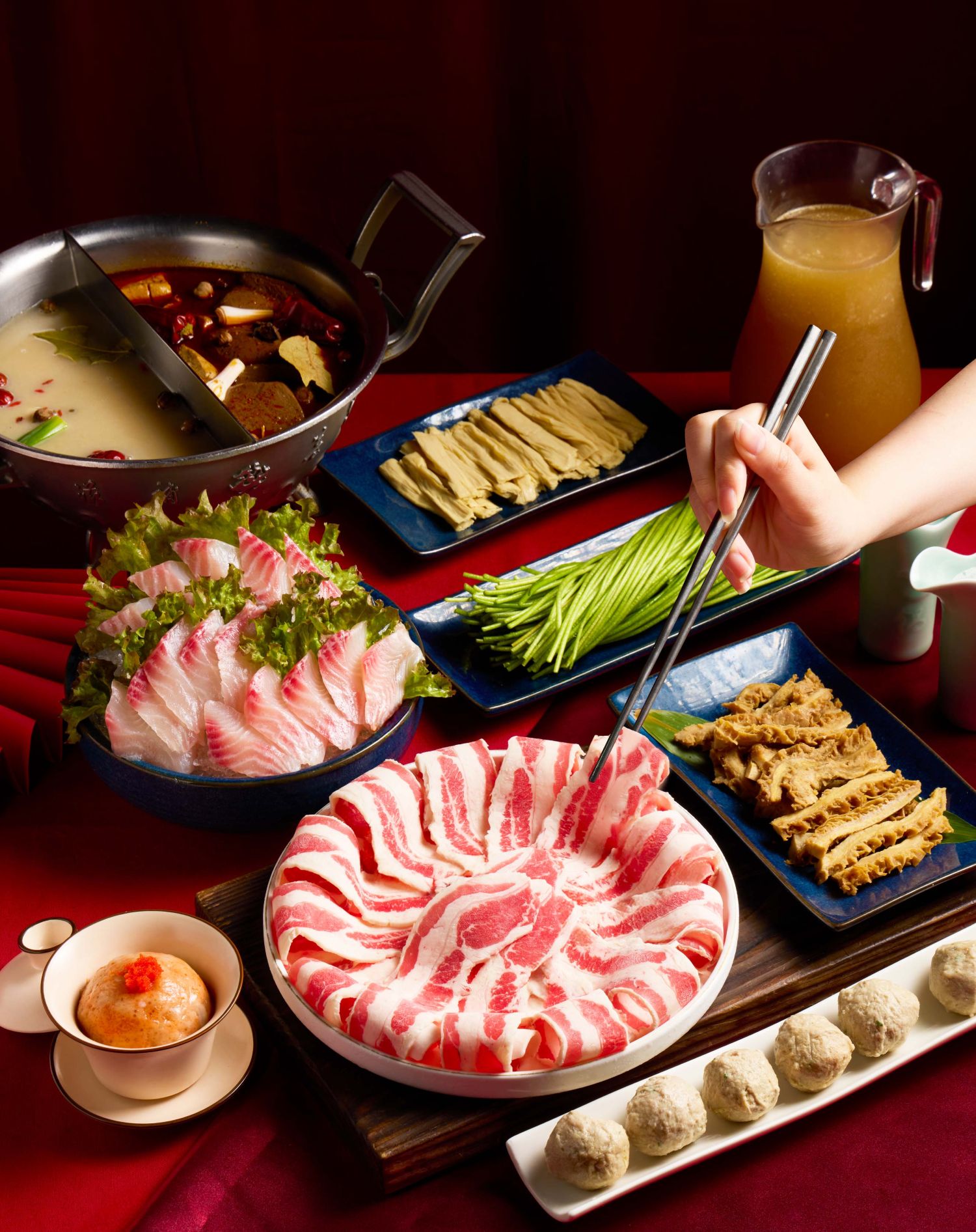 這一鍋推出「開運大三元」活動，單筆消費滿 NT$2,000，即可與門店同仁進行「麻將比