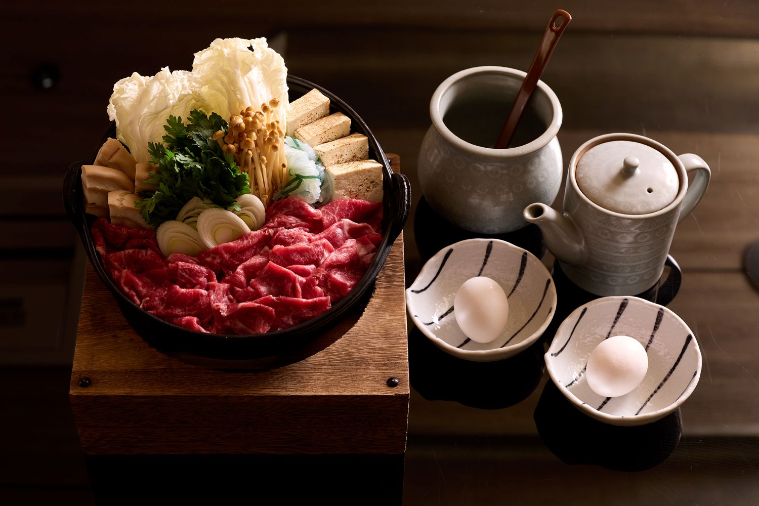 「和饗大皿盛－賞櫻之宴」亦可加購和牛壽喜燒或魚翅玉地蒸茶碗蒸等料理，滿足不同客群對精緻餐敘與客製化宴席的需求。