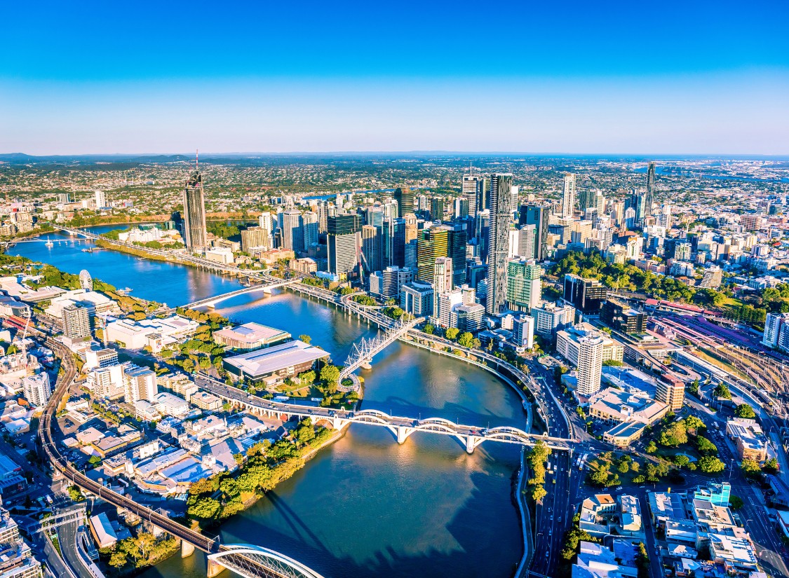 澳洲布里斯本河畔漫溢悠閒氣息，將城市感與水岸風情完美交織