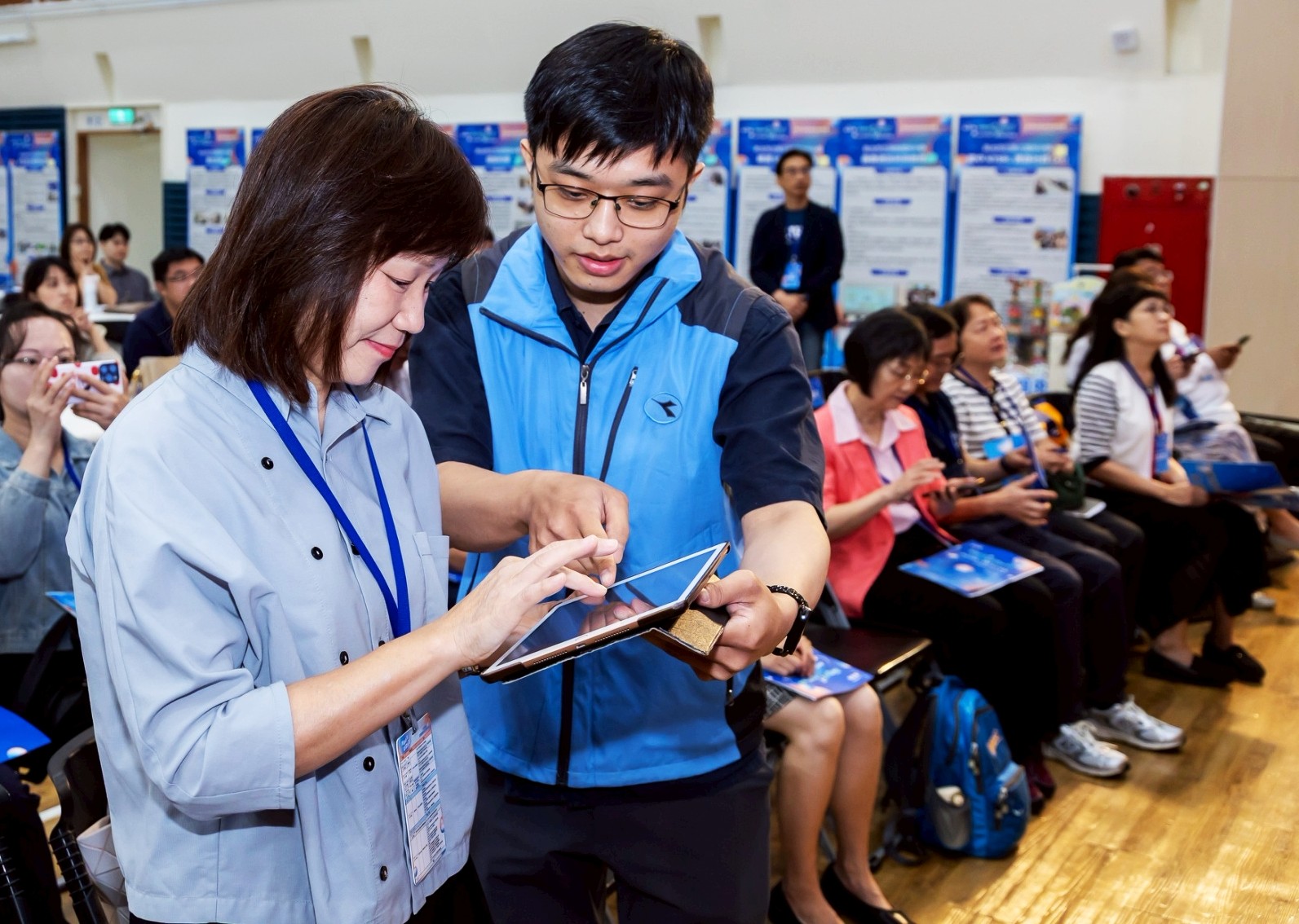 教育局黃麗鈴主任秘書親自透過愛思（AISI）平台揭序教師效能五要素雷達圖