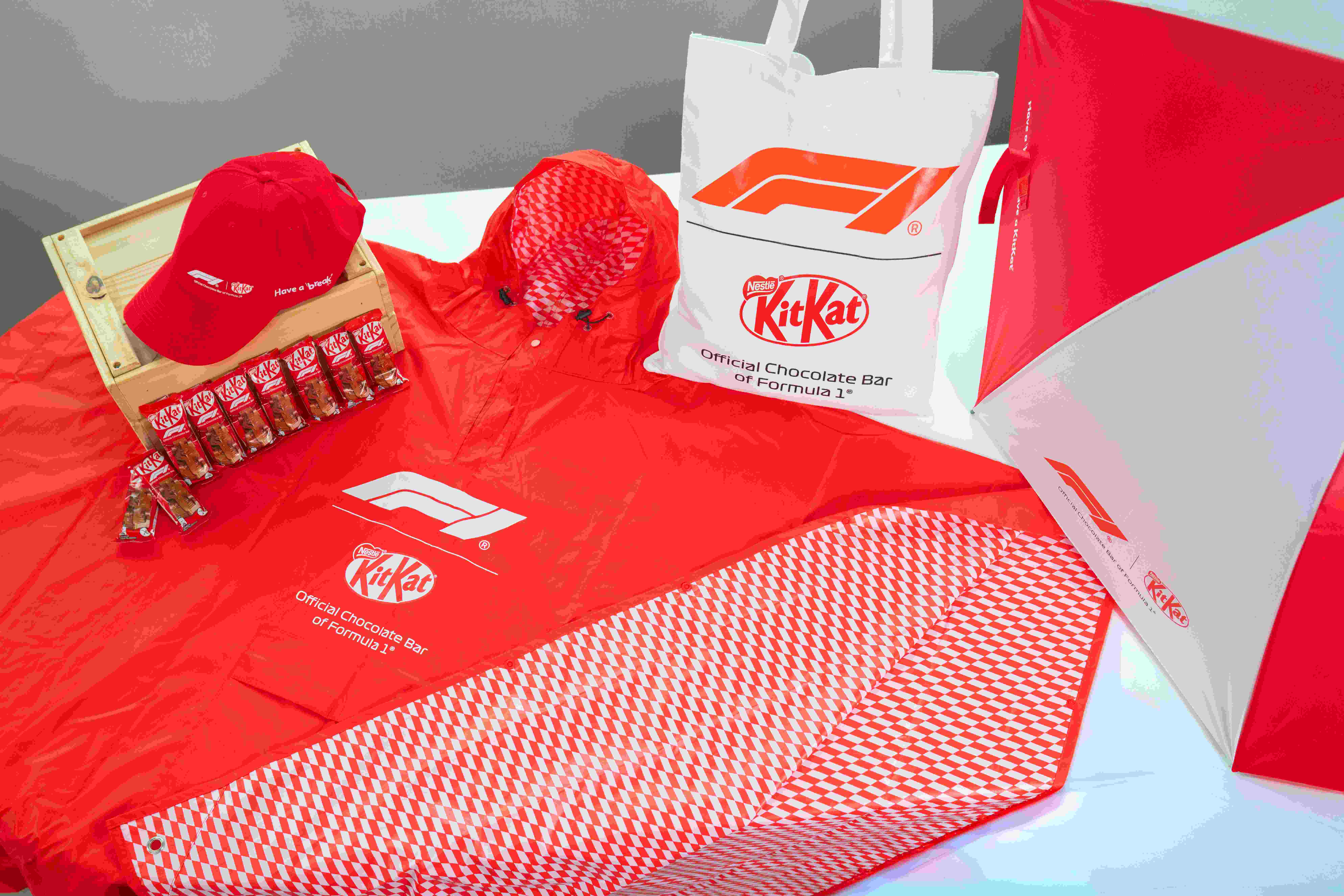 雀巢KitKat豪氣應援！滿99元就抽新加坡F1雙人行，同步祭出多款F1限量聯名贈品，隨時隨地都能展現熱血賽車魂！