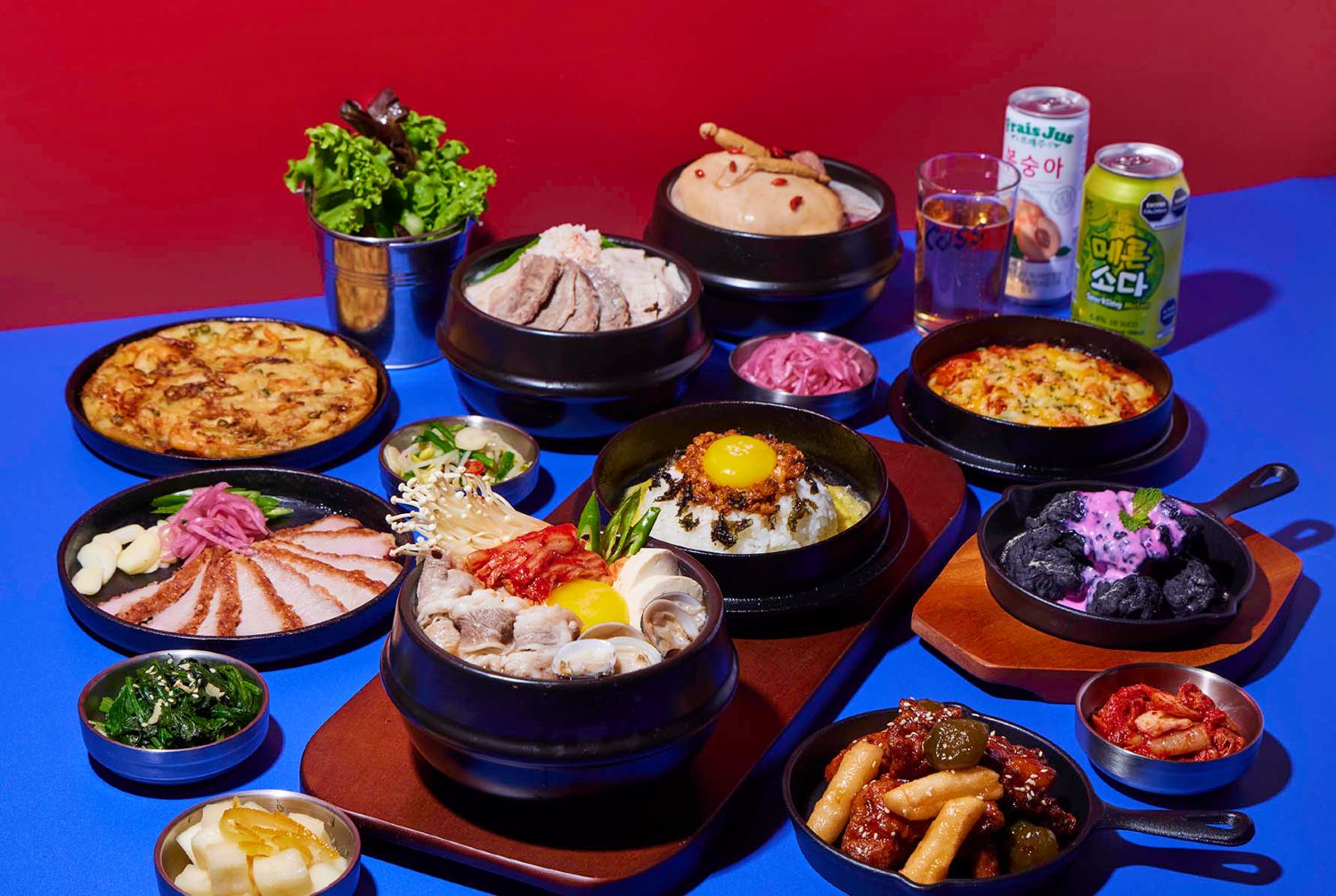 用美味傳遞愛！韓啵應援「初級大人」的暖心餐敘，滿額將有「厚切豬五花」熱情款待，加碼限量復古即可拍相機，珍藏媽咪的優雅笑顏