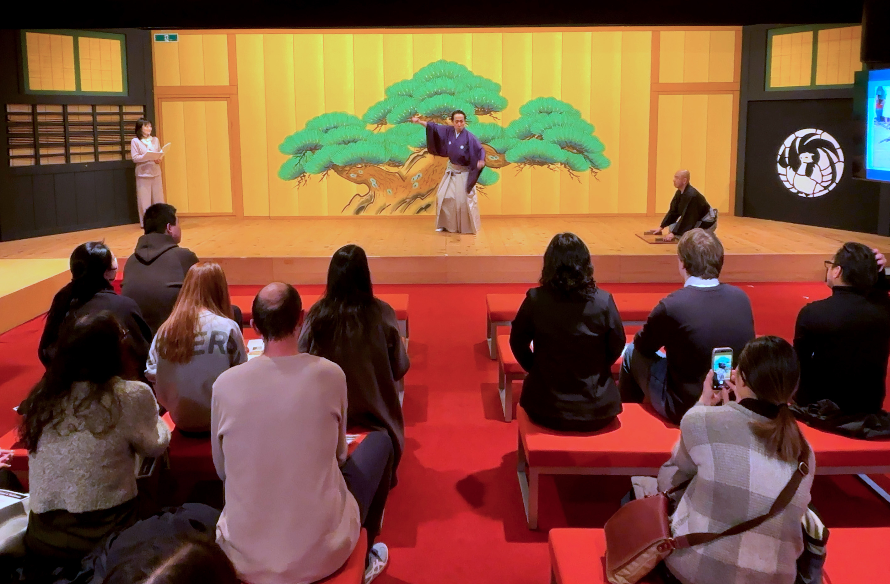 體驗活動:由專業的歌舞伎演員親身實演示範,引領參加者近距離感受歌舞伎特有的身段、神韻與極致的表現力。