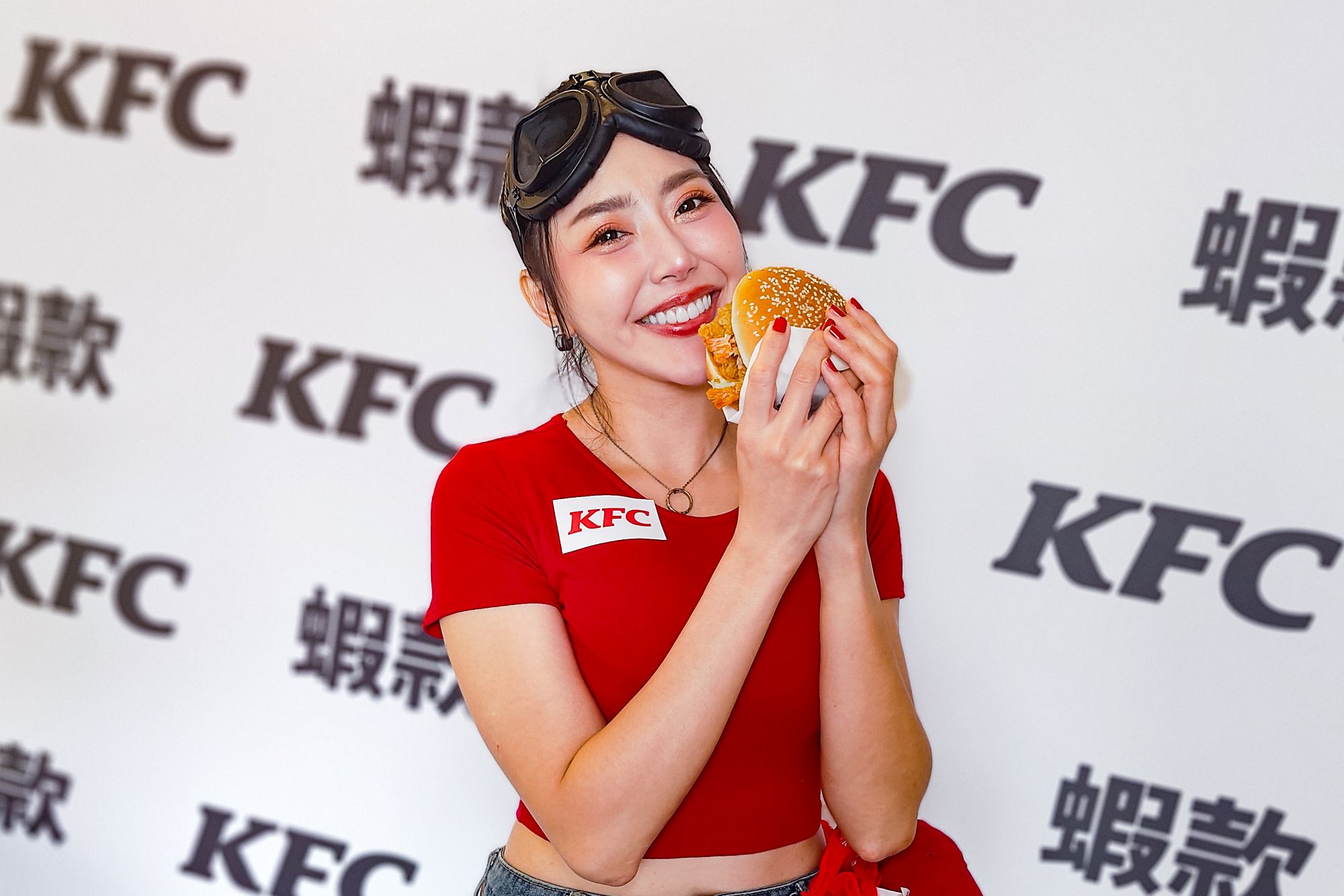 「大阪燒雙蝦咔啦海陸堡」