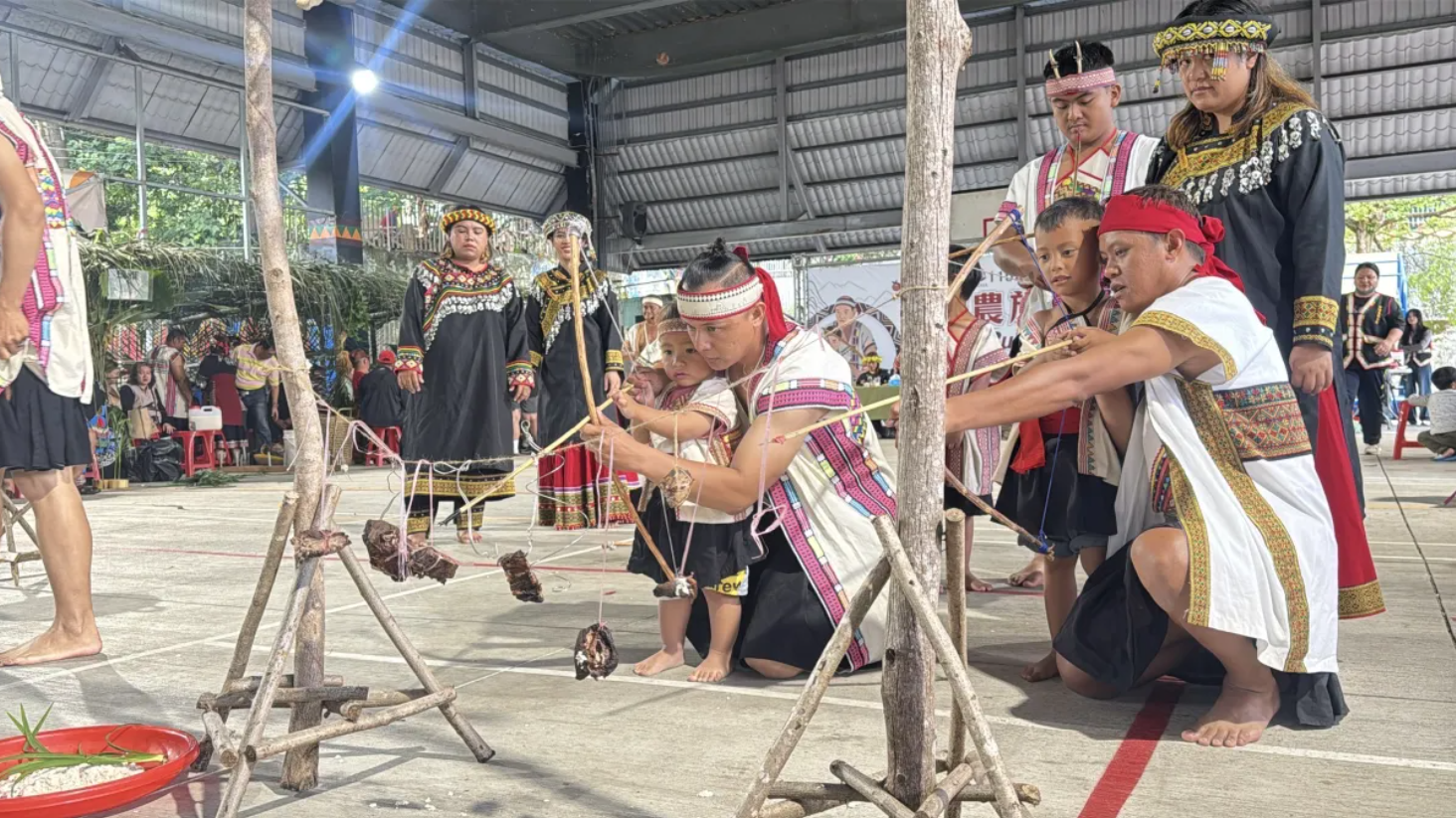 高雄「布農族射耳祭」在於射鹿耳祈求獵獲豐收，並藉此訓練族人狩獵技巧、傳承氏族精神。（圖/高市原民會提供）