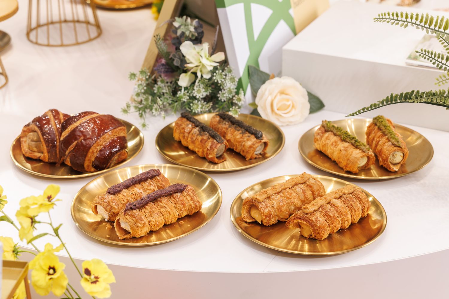 杜拜金絲丹麥捲|翡翠開心果、醇香厚花生、濃焙黑芝麻、薰衣草藍莓