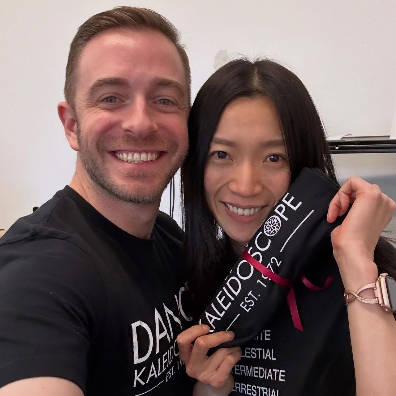 洪綵希與Dance Kaleidoscope 舞團藝術總監Joshua Blake Carter合影