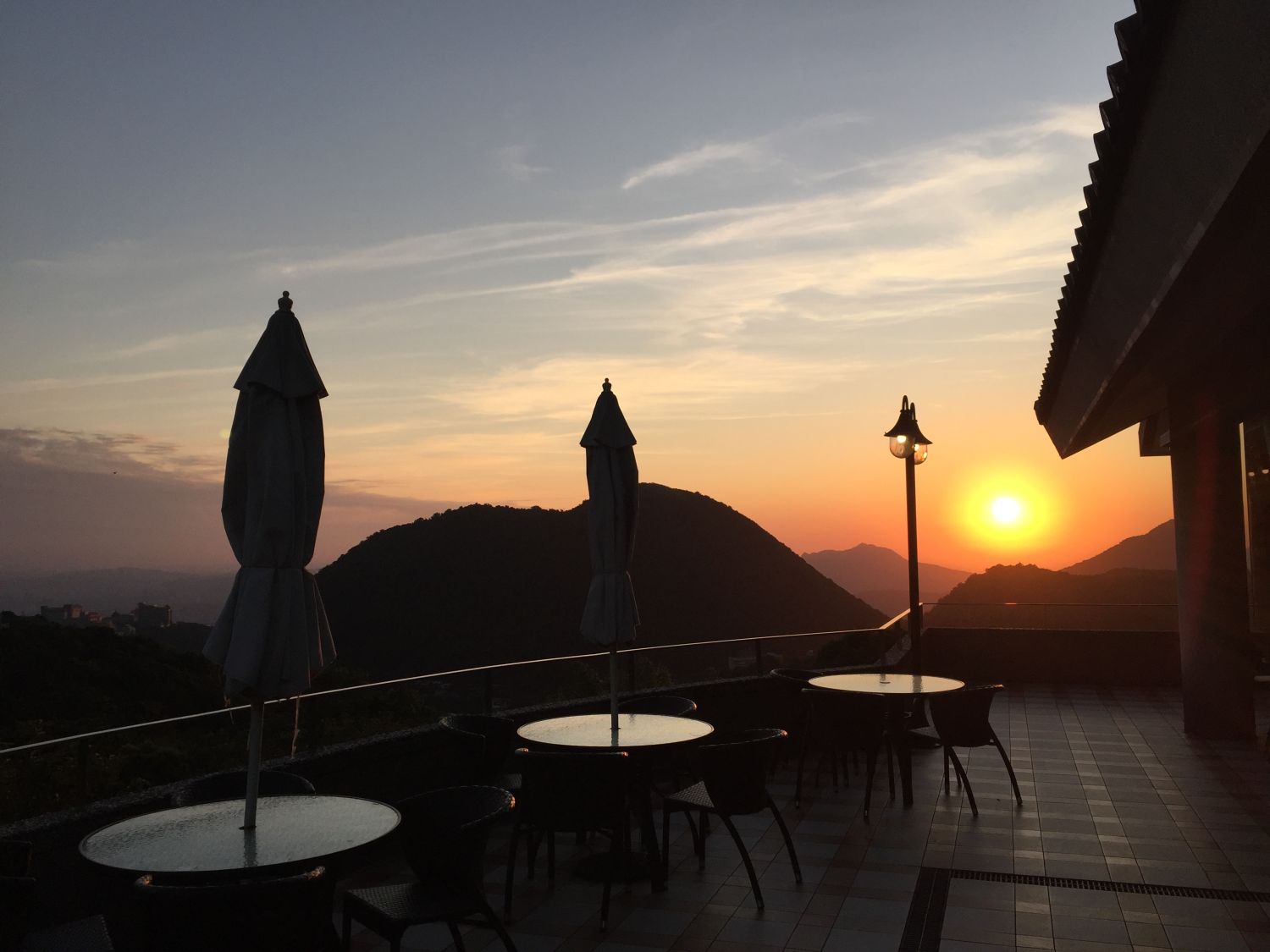 不只烤肉！全台五大「中秋賞月景點、特色旅宿」一次看！｜旅遊｜日享傳媒 SunRiseSharing
