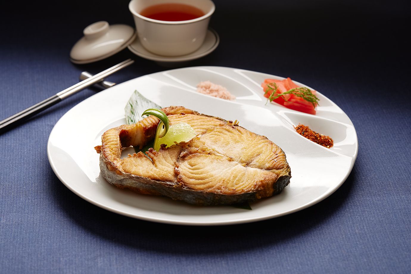 「海膽焗烤野生午仔魚」