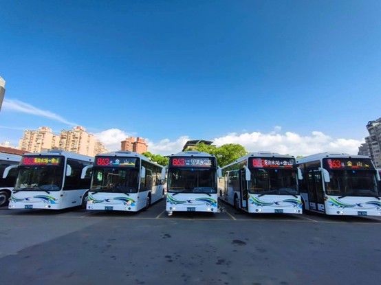 淡水客運再添11輛全新電動公車