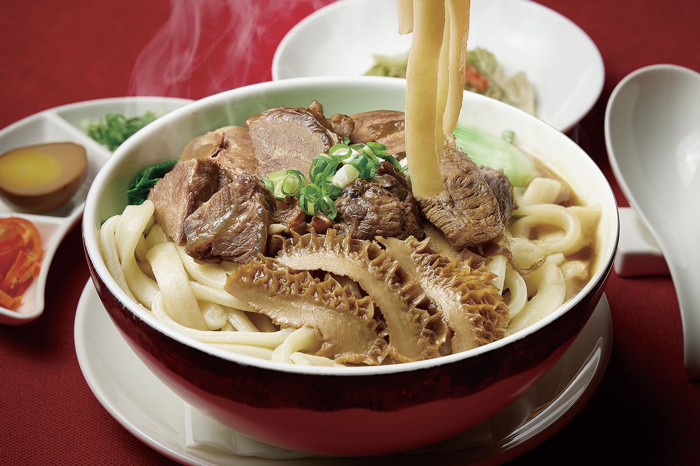 Platform月台町「犇饗套餐券」一套6張套券，可任選紅燒牛肉麵、柚香赤味噌牛麵或和牛咖哩套餐