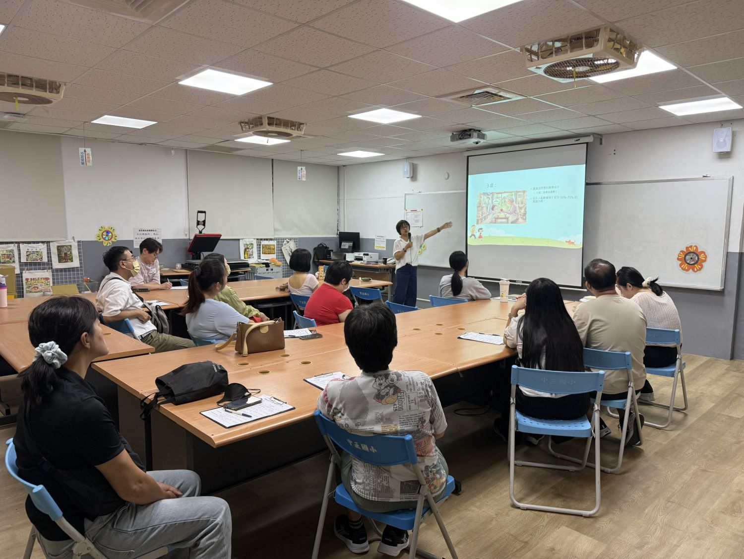 孩子不愛說話怎麼辦？新北第6區早資中心親職講座傳授日常語言引導三大策略｜社會｜日享傳媒 SunRiseSharing