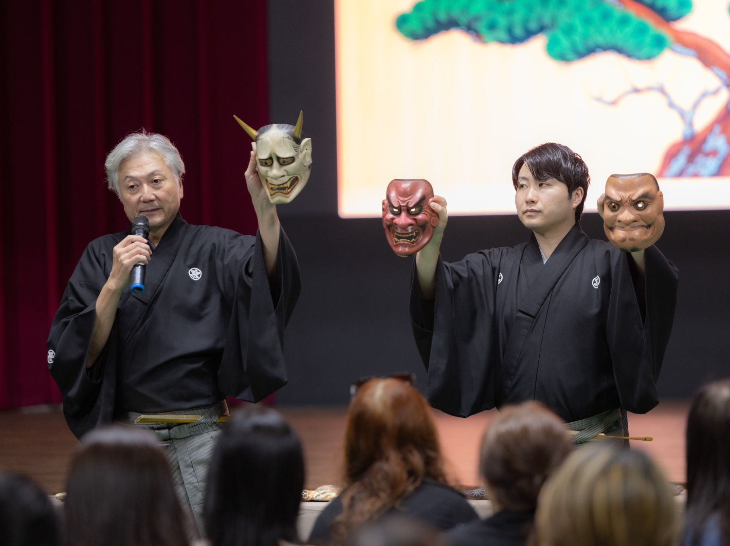 日本能樂走進新北校園！大師演繹《羽衣》、逾500師生體驗傳統藝術｜教育｜日享傳媒 SunRiseSharing